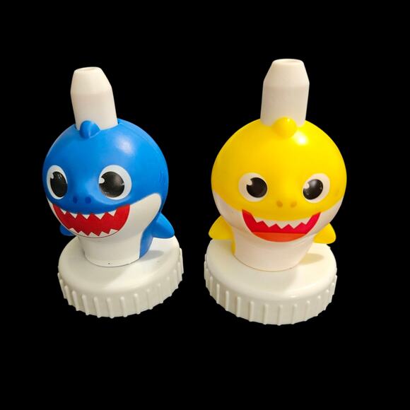 Good2Grow Baby Shark Juice Toppers Set of 2 Yellow & Blue Character Lids - Picture 1 of 3